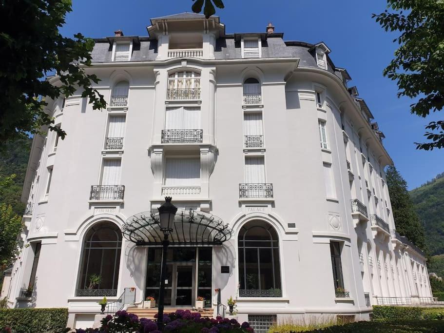 Grand T2 Calme Et Cosy Au « Pyrenees Palace » Bagneres-de-Luchon Экстерьер фото