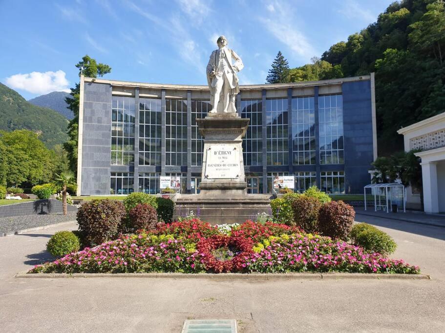 Grand T2 Calme Et Cosy Au « Pyrenees Palace » Bagneres-de-Luchon Экстерьер фото